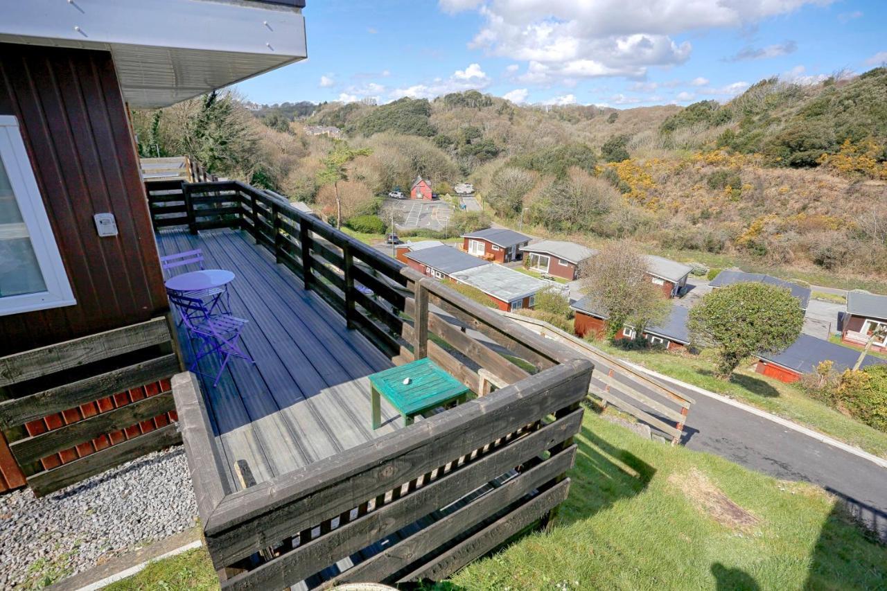 Caswell Beach Chalet 70 Located In Gower Peninsula Swansea Exterior foto