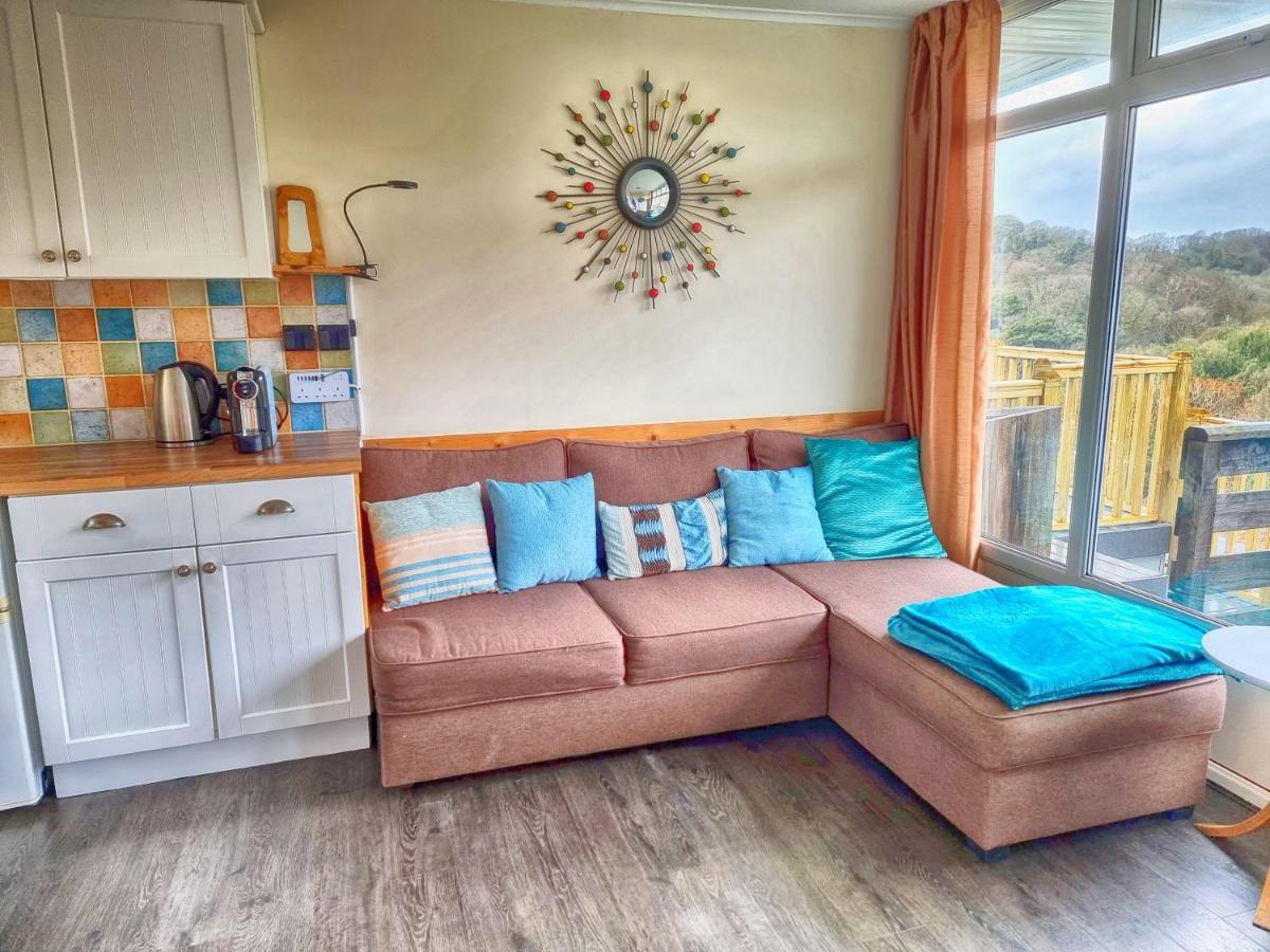 Caswell Beach Chalet 70 Located In Gower Peninsula Swansea Exterior foto